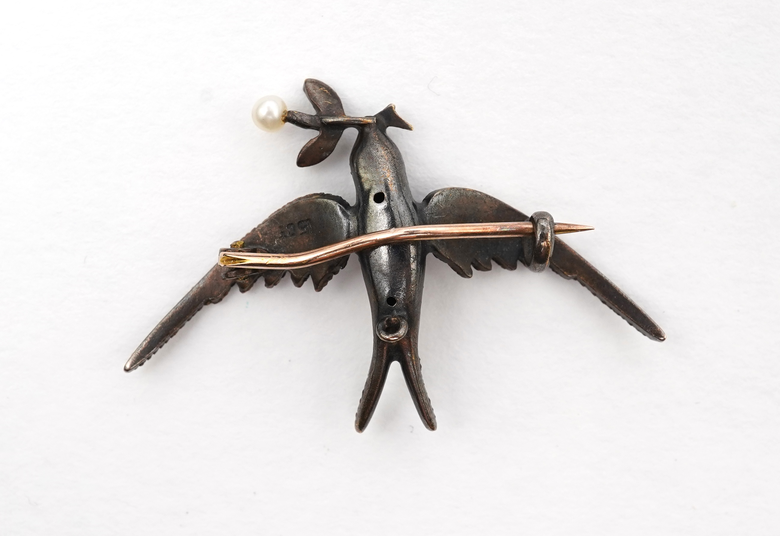 An Edwardian gold and seed pearl brooch, early 20th century